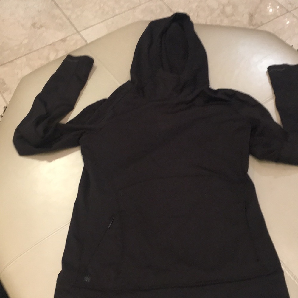 Athleta soft hoodie with pockets